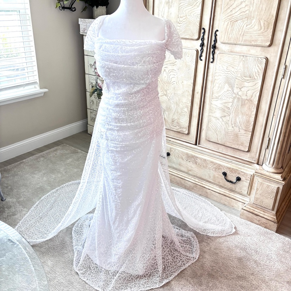 NEW, White Dress, Wedding Dress w Sequins, Detachable Train, NWOT, Size M/8 - Picture 2 of 15